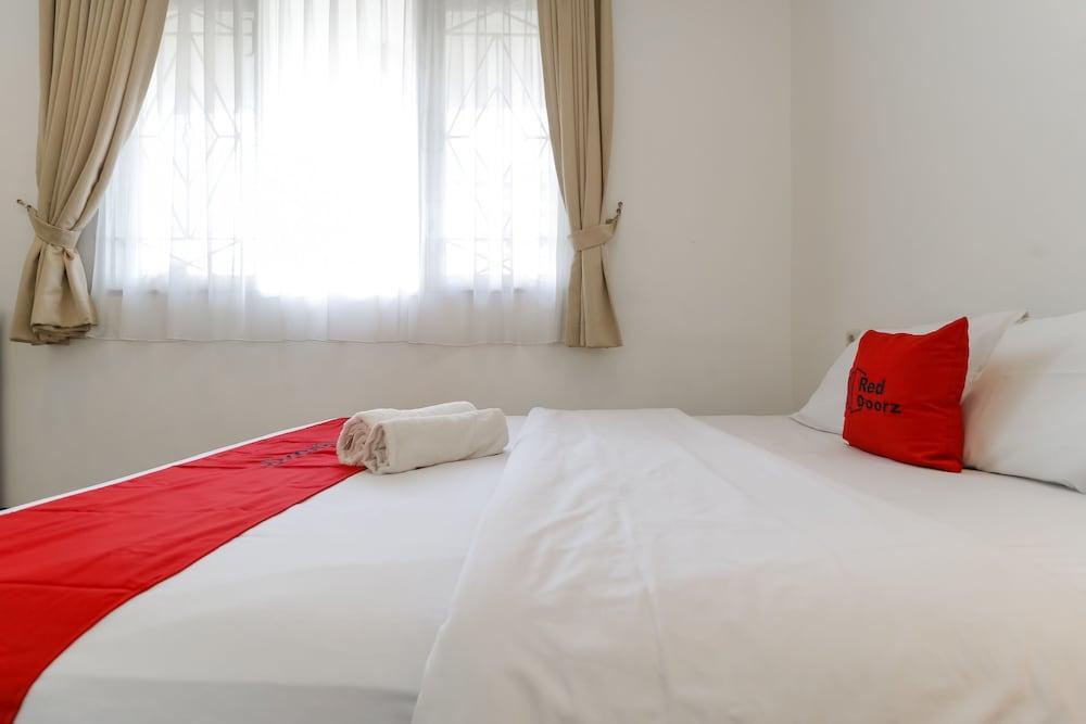 Reddoorz Plus @ Tendean Jakarta Eksteriør bilde
