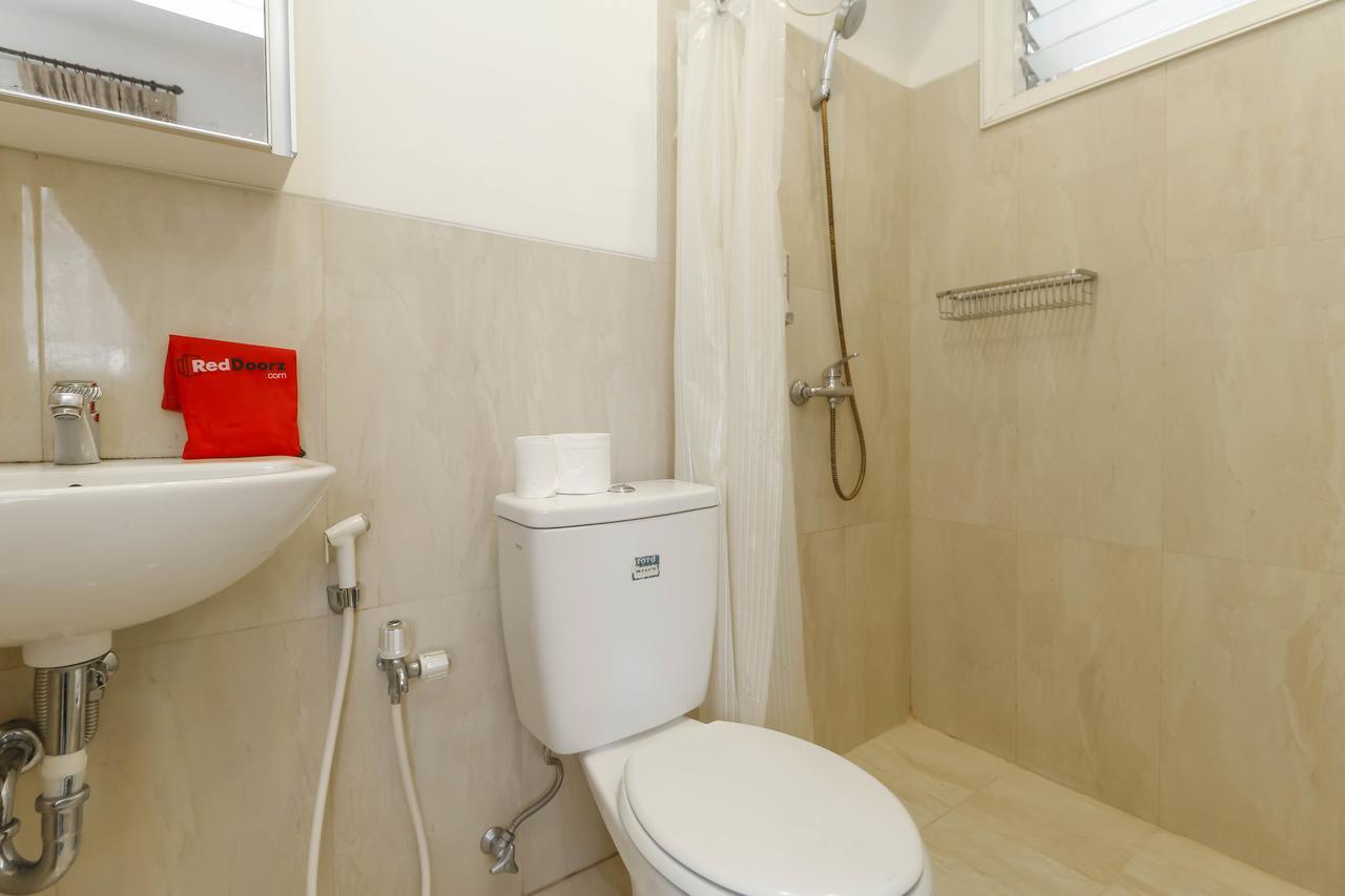Reddoorz Plus @ Tendean Jakarta Eksteriør bilde