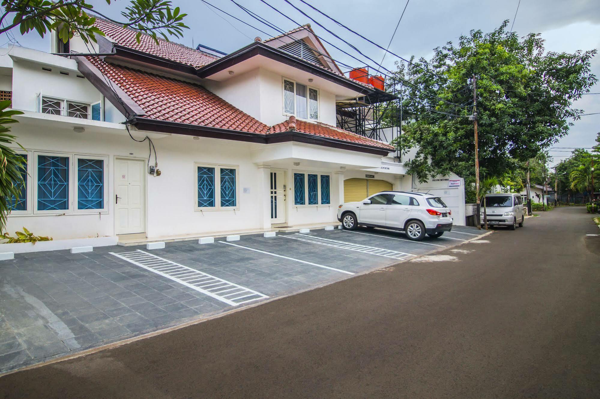 Reddoorz Plus @ Tendean Jakarta Eksteriør bilde
